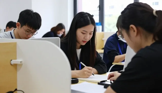 转学申请咨询提升施工现场整体体验